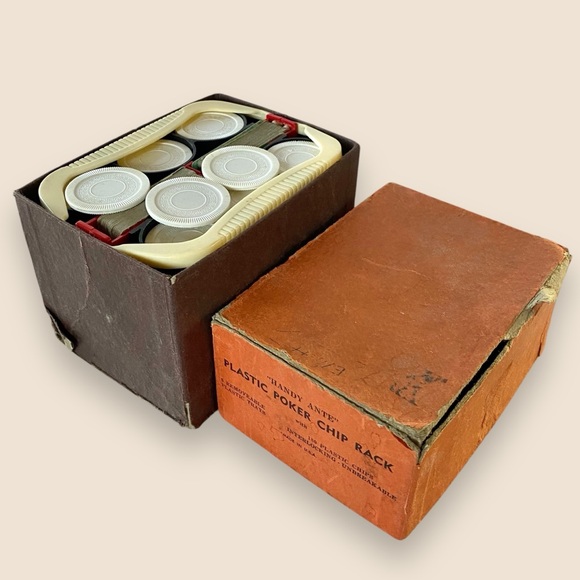 Vintage Happy Ante Plastic Poker Chip Caddy Poker Chips & Italian Playing Cards - Picture 2 of 10